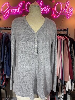 Soma Light Heather Gray Long-Sleeve Henley NWOT